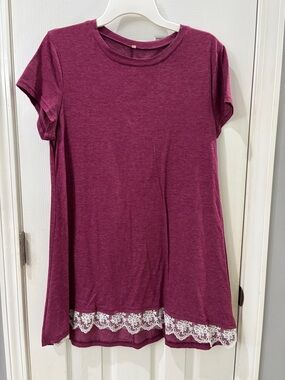 Women’s Lace-Hem Short Sleeve Dress- Plum